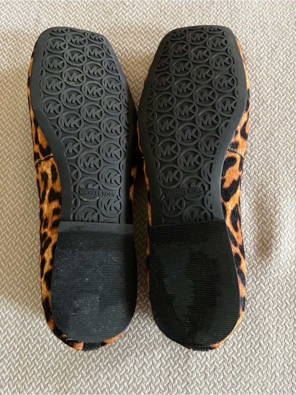 Michael Kors Milan Flat with Gold Logo Size 6.5M - Picture 8 of 9